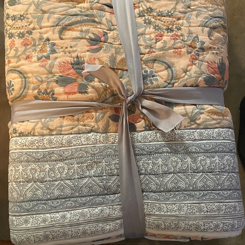Studio D Tasha 2-Piece Quilt Set (Quilt & Standard Sham), Twin XL Floral NWOT